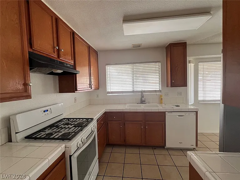 4348 Apex Dr — Photo 9