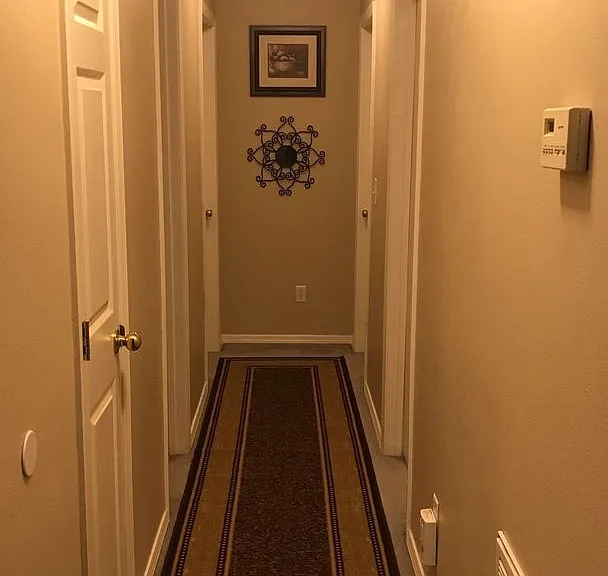 105 Alberta Ct — Photo 8