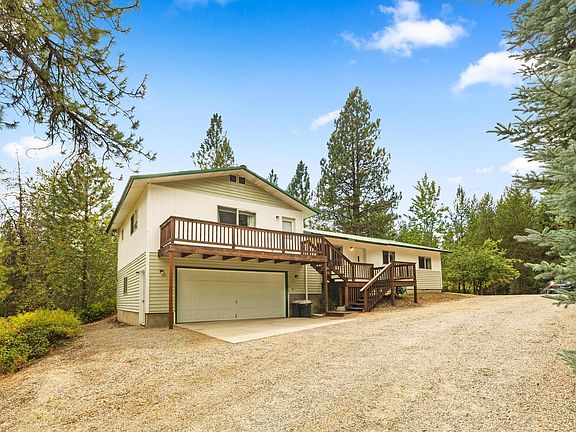 2nd image of 26 Wooden Rose Ln