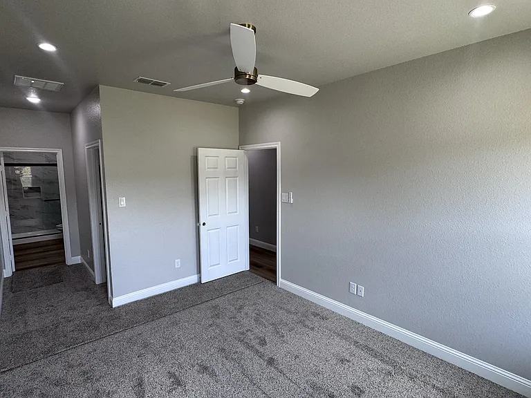 3209 Bourland St — Photo 14