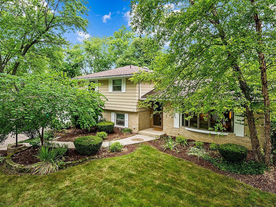 1st image of 922 Putnam Dr