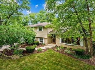 922 Putnam Dr, Lockport, IL 60441