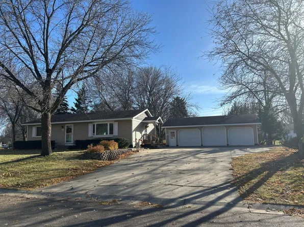 1104 14th Ave SE, Willmar, MN 56201