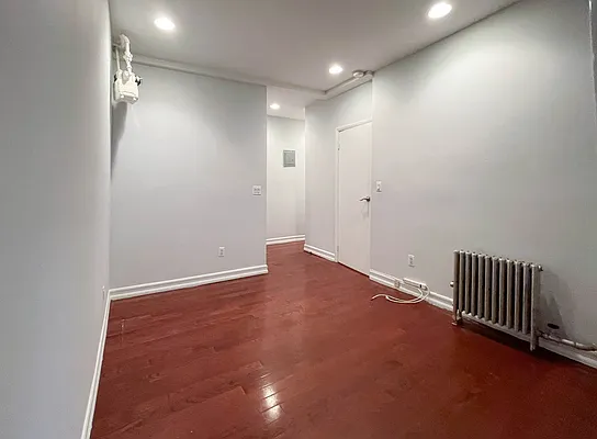 Rented by Kahen Properties | media 36