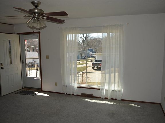 3rd image of 2801 W Highland Ave