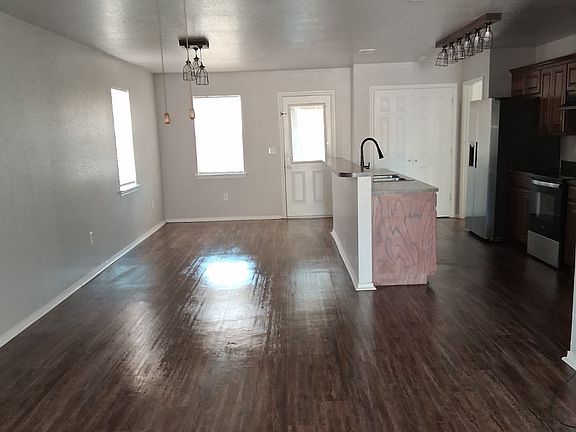 3rd image of 1202 Alameda Ave