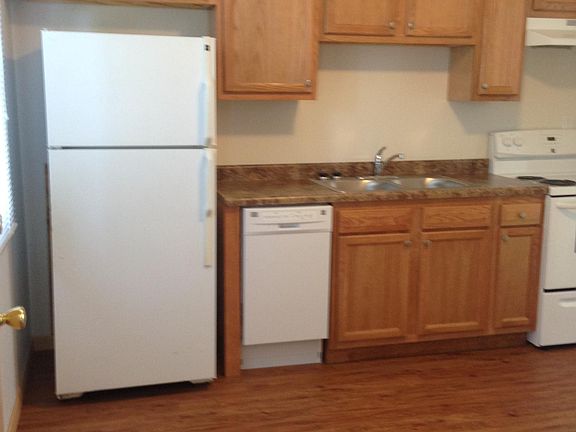 2nd image of 524 Schroeder Ave APT 3