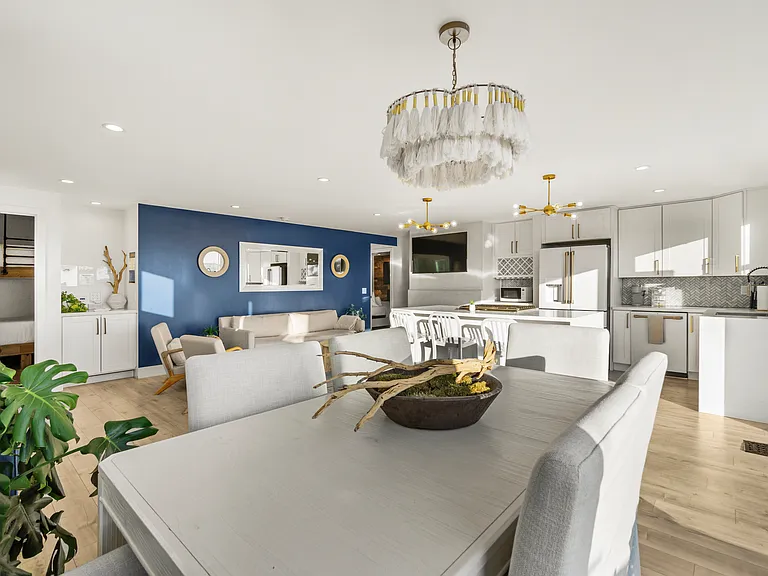 2125 W California St — Photo 28