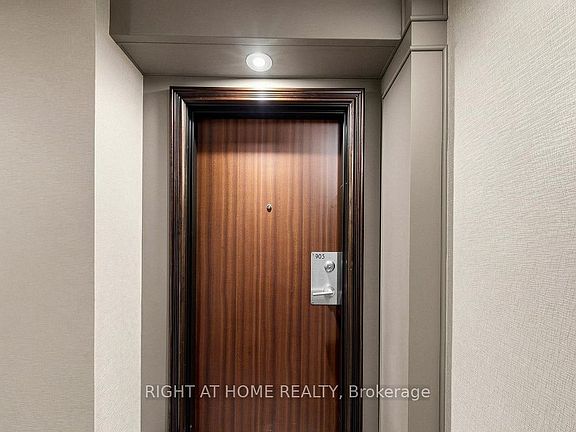 5th image of 5765 Yonge St N #905