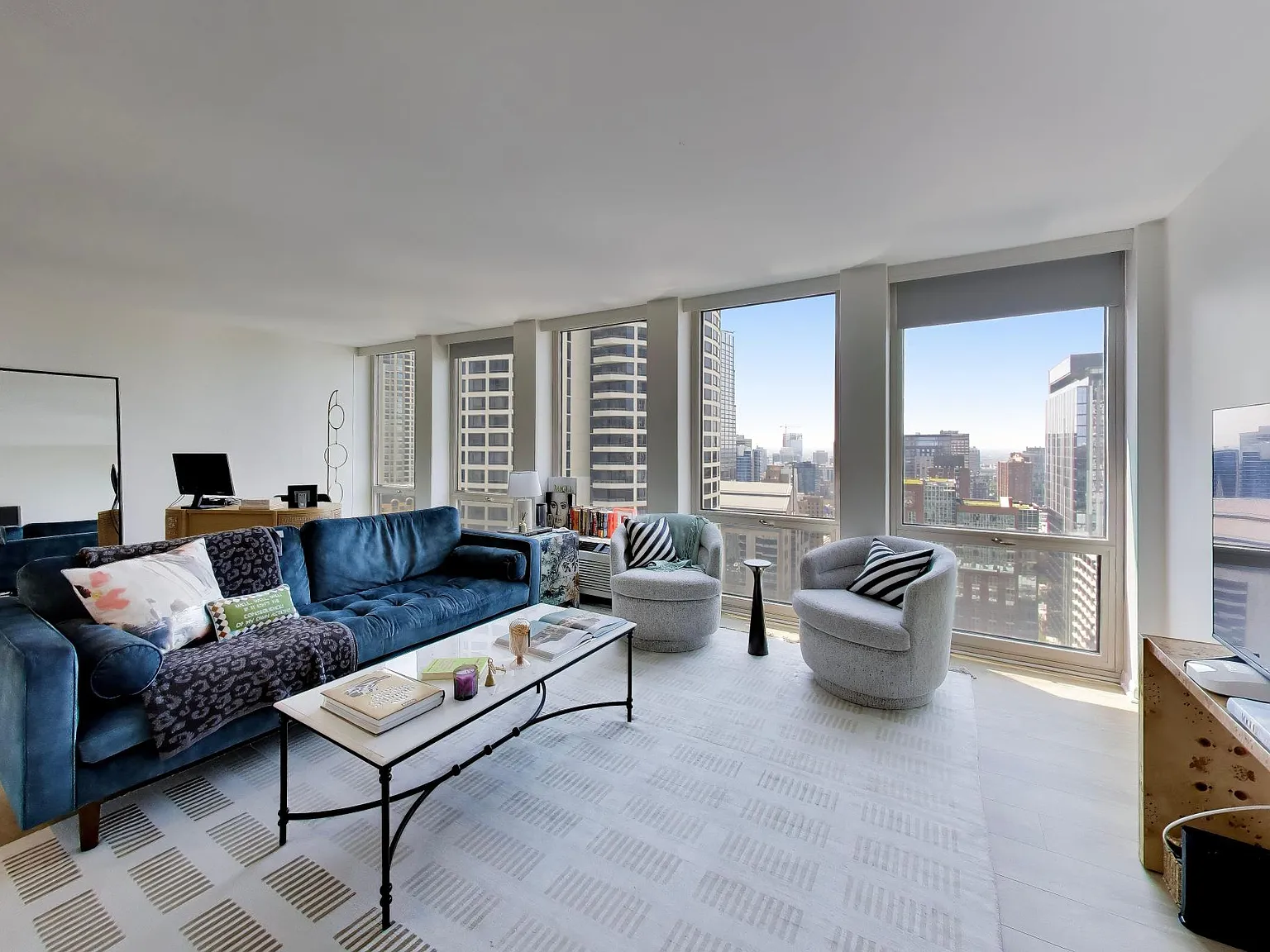 1 bed, 1000 sqft, $3,650 — Photo 3