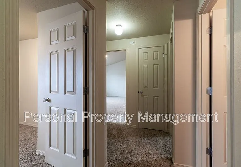7905 NE 64th St — Photo 9