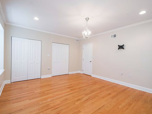 4th image of 5402 Woodcrest Ave
