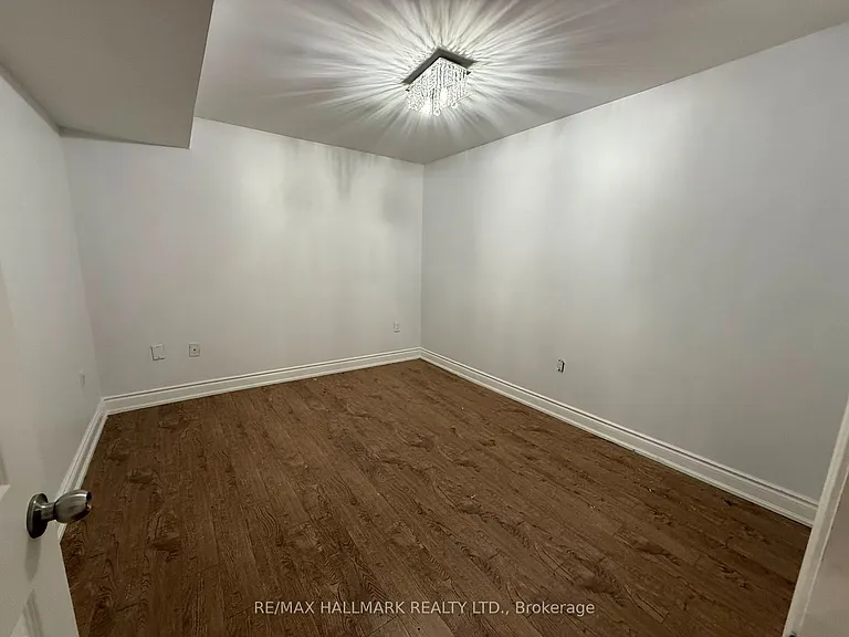209 Old Colony Rd S #BASEMENT — Photo 4