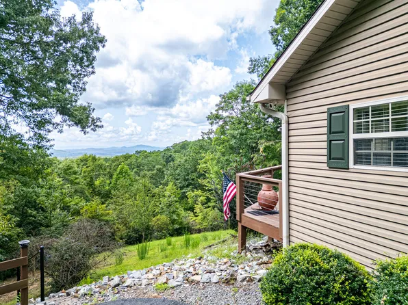 762 Mary King Mountain Dr, Murphy, NC 28906