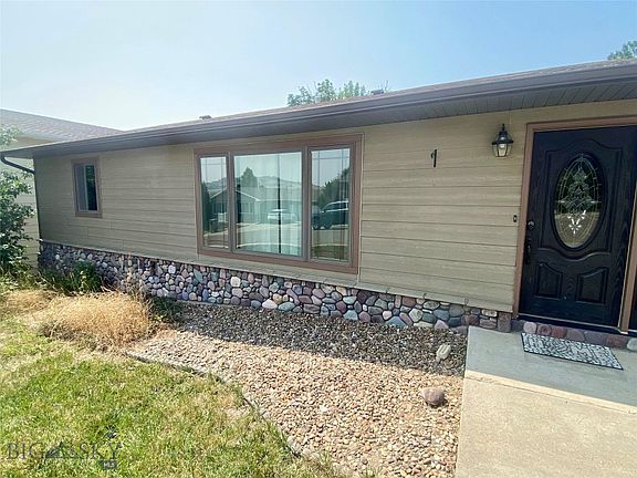 3rd image of 6 Cypress Dr