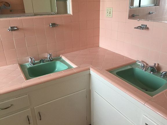 5th image of 401 S Camden Dr APT 8