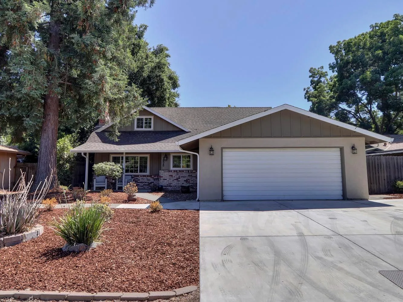 2828 Danube Ave photo 1