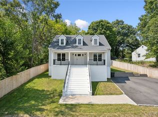 703 Bizzarre St, Farmville, VA 23901