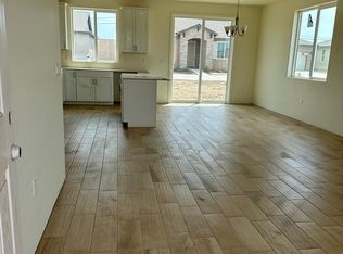 3092 Seymour St, Tulare, CA 93274