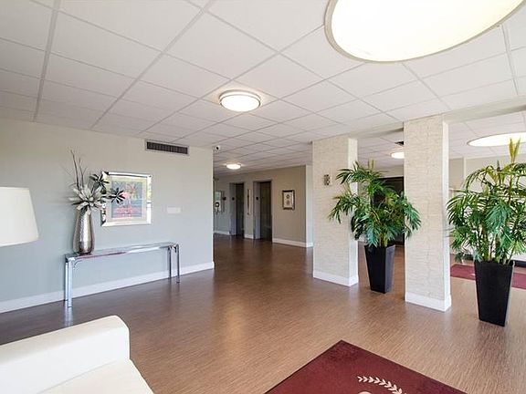 3rd image of 7100 Sunshine Skyway Ln S APT 806