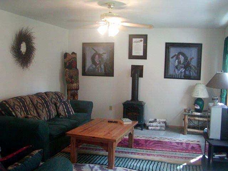 4th image of 12 CONIFER Drive