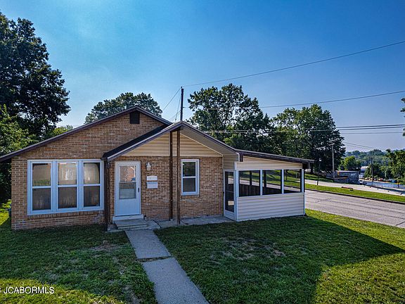 2nd image of 413 Donna Bella Pl