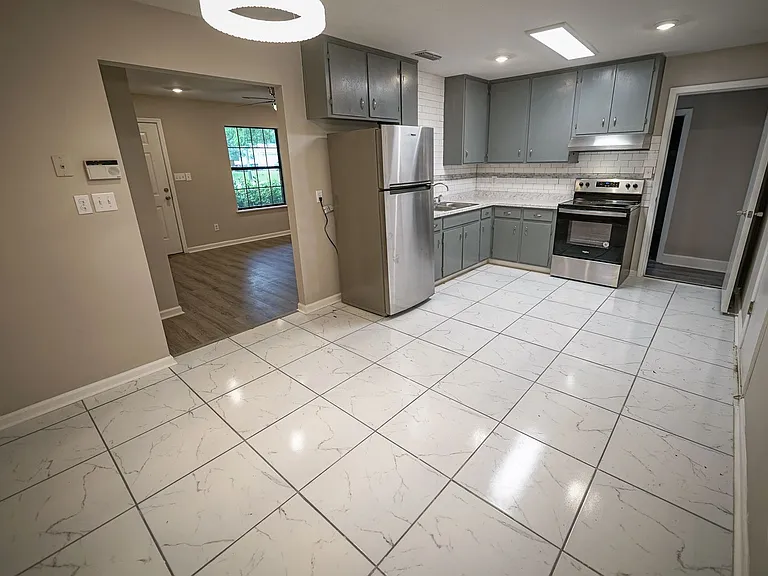 8407 Lenova Ln — Photo 10