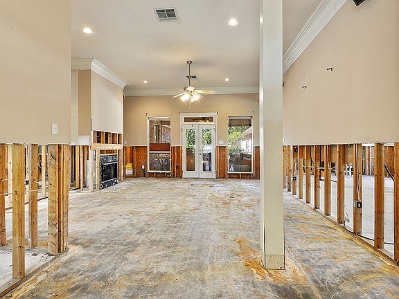 3rd image of 17511 Lake Ct