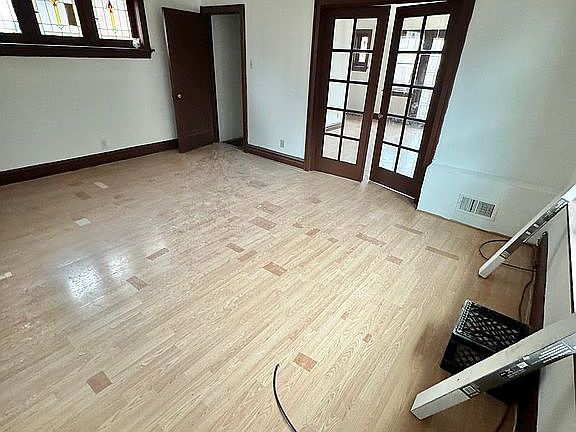 4th image of 3722 Dunnica Ave