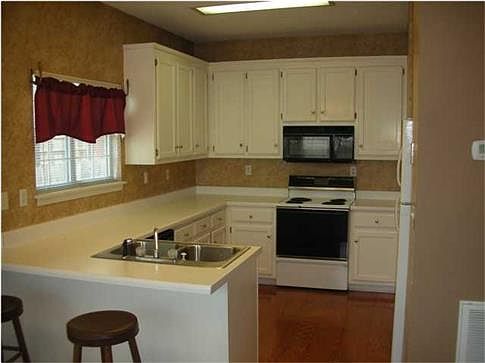 2nd image of 14 Thornbury #14