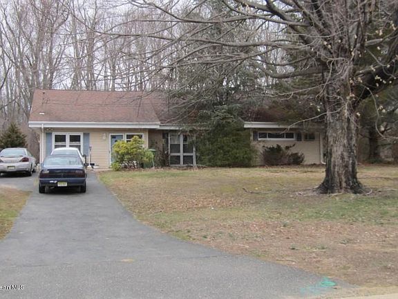 5th image of 10 Pine Dr