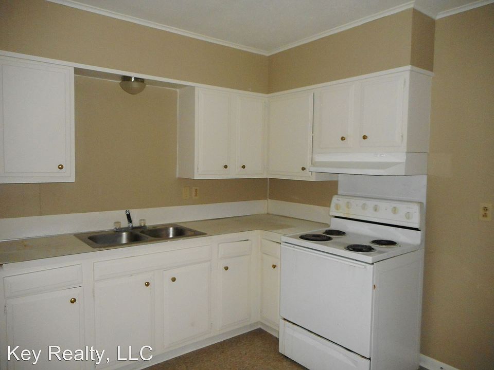 2nd image of 426 Forest Ave