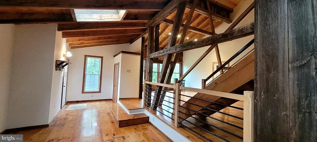 2 bed, 1.5 bath, 1800 sqft, $3,200 — Photo 1