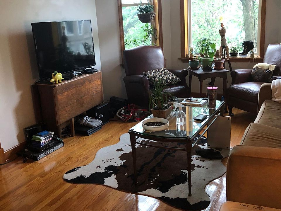 1st image of 2427 N Albany Ave #2