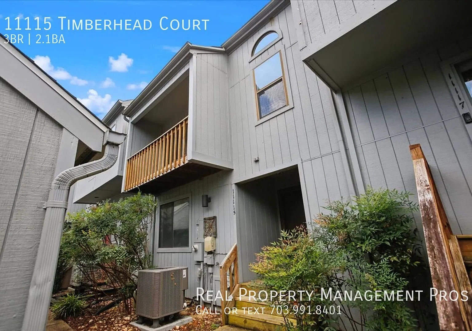 Beautiful Waterfront Townhome for Rent! — Photo 1