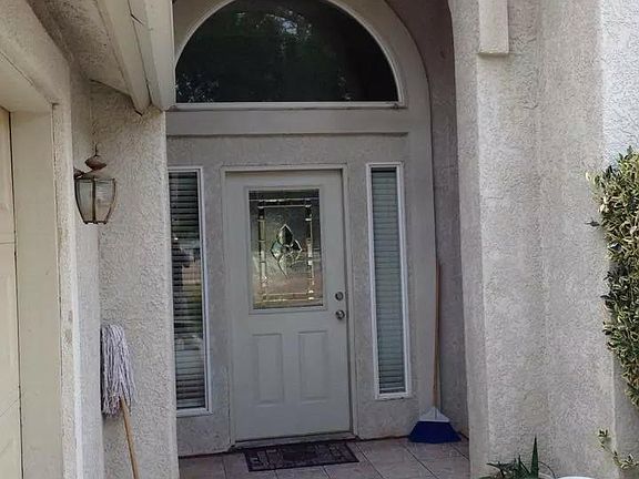 2nd image of 26254 Varden Pl