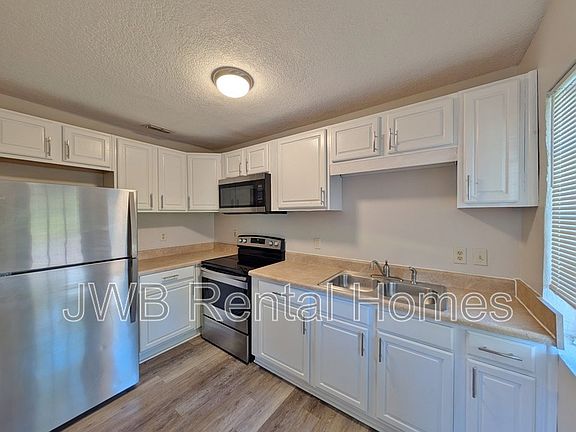 3rd image of 4545 Hercules Ave
