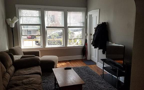 2nd image of 1740 W Beach Ave