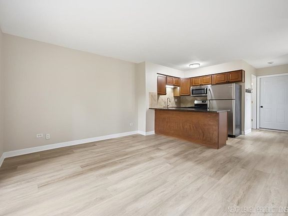 5th image of 27W113 Cooley Ave