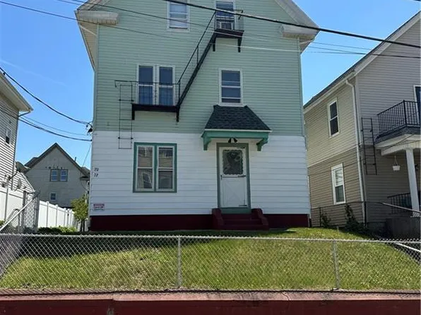 72 Baldwin St, Pawtucket, RI 02860