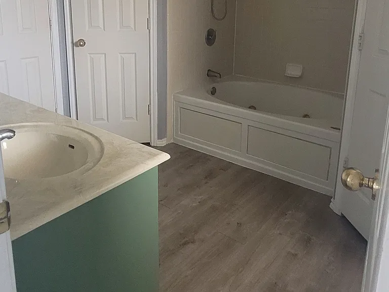 Master Bedroom Bath