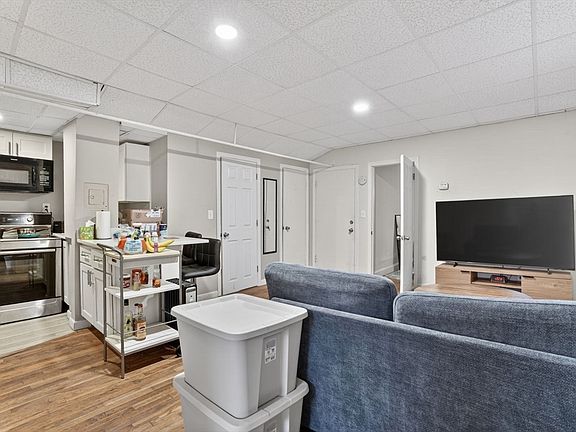 3rd image of 15 Aberdeen St APT Ab