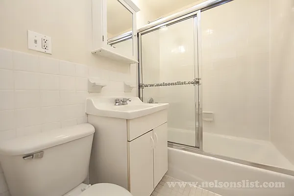 Rented by Nelson Aybar, LREB | media 4