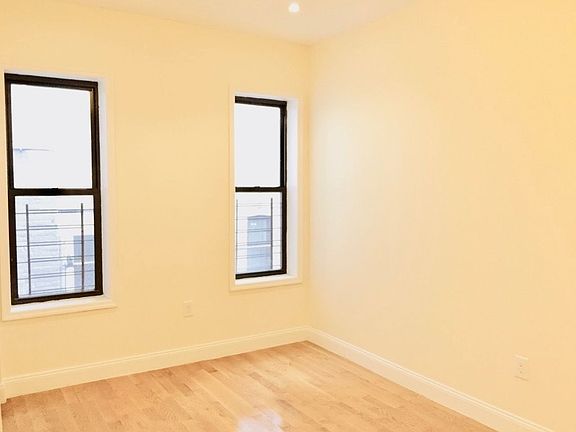 4th image of 324 Montgomery St #2F
