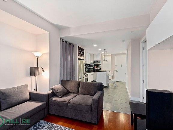 4th image of 4427 Purves St APT 11D