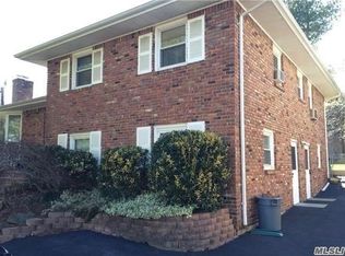 430 W Main St, Huntington, NY 11743