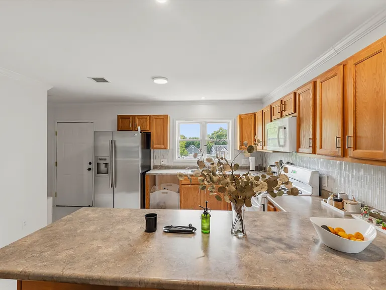 22 Chappelle St #3 — Photo 25