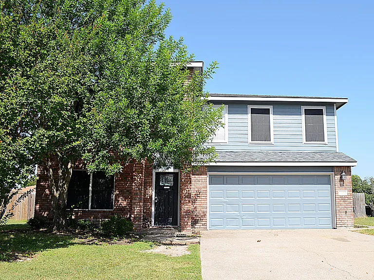 4603 Regency Dr — Photo 1