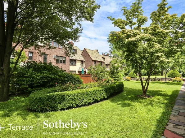 111-03 76th Avenue image 7 of 12