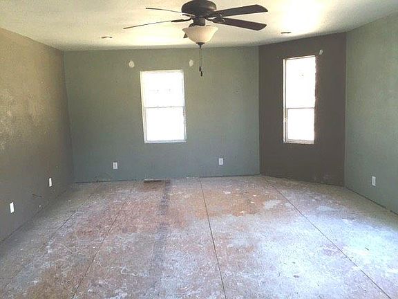 2nd image of 504 W 10th St